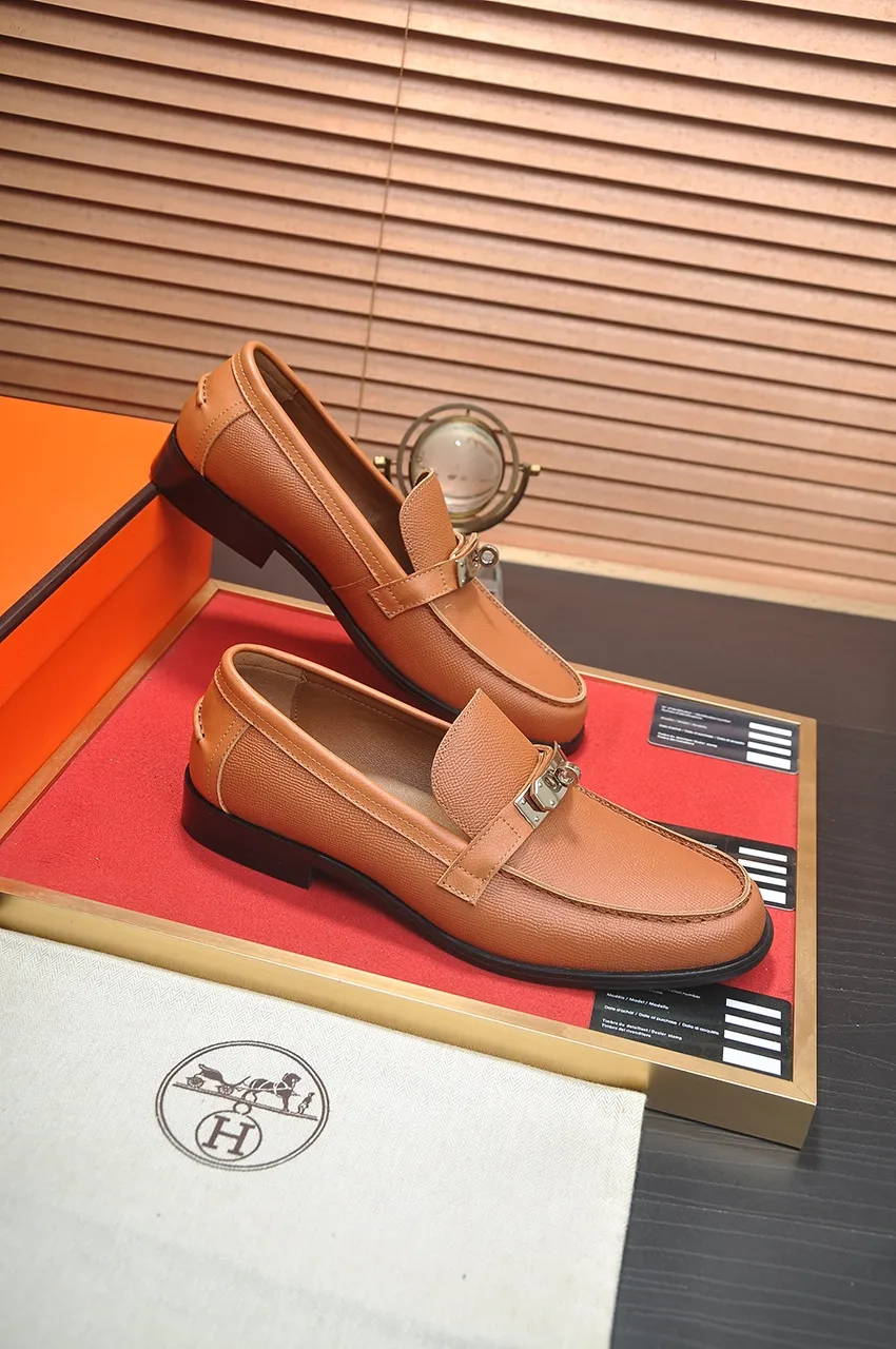 Men's shoes💰540💶[HERMES] (cowhide lining)🍀Italian top luxury🍀He does not pursue novel styles and gorgeous colors, but attracts the favor of successful men with his flawless, elegant and classic style. Formal leather shoes This very comfortable, simple and stable style allows you to easily match any style! The pattern is absolutely 1:1 refined from the original case, and we strive for excellence in materials, imported cowhide + cowhide lining💪💪💪extraordinary texture👍! .Code number: 38-45 (45 customized)